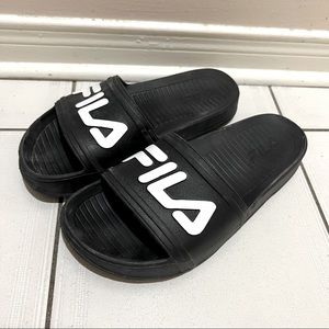 Black FILA Slides EUC mens size 7/womens size 8-8.5